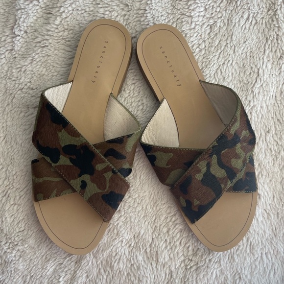 Sanctuary Sashay Camo Calf Hair Slide Flat Sandals - Picture 1 of 8